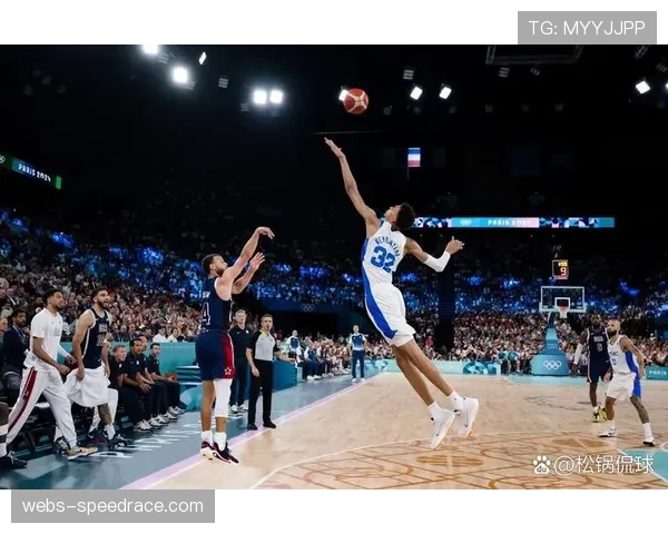 马刺双状元对决文班亚马胜出,率队击败魔术稳固西部第二 马刺双状元对决文班亚马胜出,率队击败魔术稳固西部第二