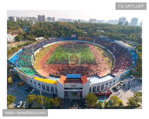 各主场体育场设施升级，提升球迷观赛体验与安全标准